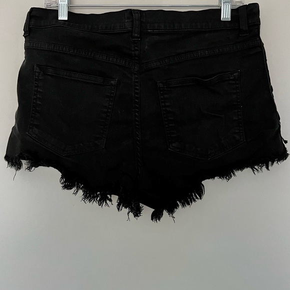 Black frayed hem shorts. - Picture 3 of 6